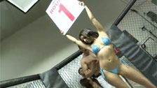 Sophie Dee e Ann Marie Rios in un sesso e wrestling